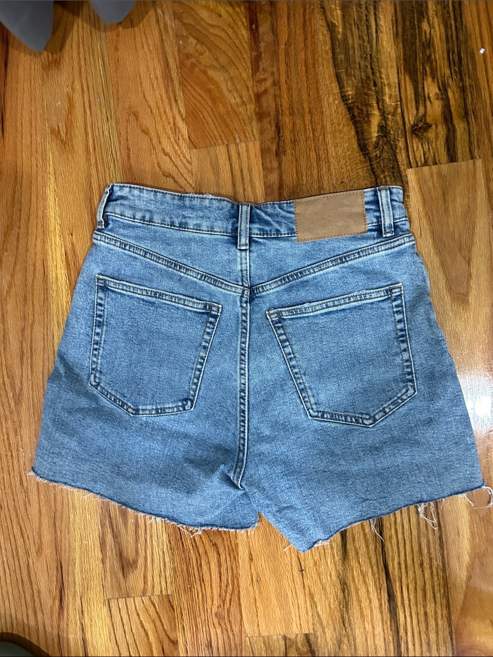H&M Light Blue Denim Cutoff Shorts with Frayed Hem - Picture 3 of 3